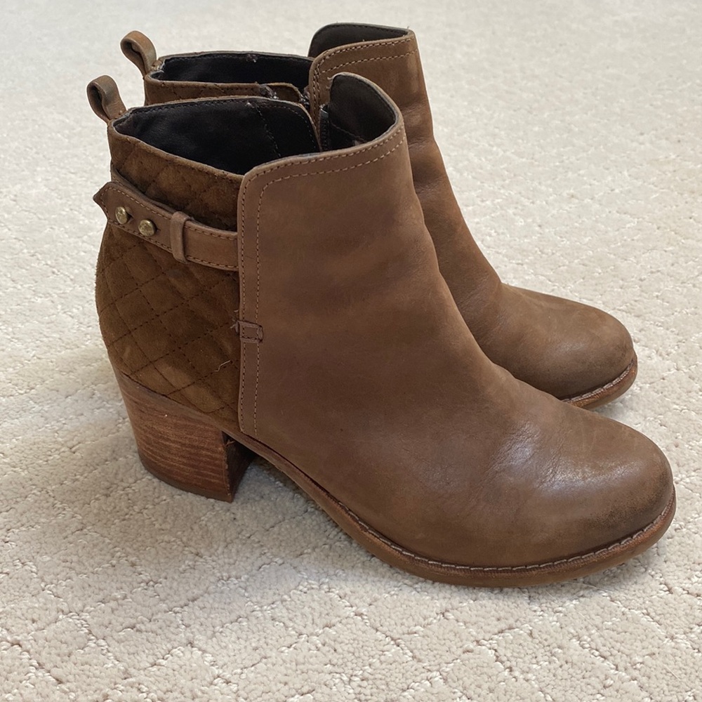 Sperry booties size 6.5